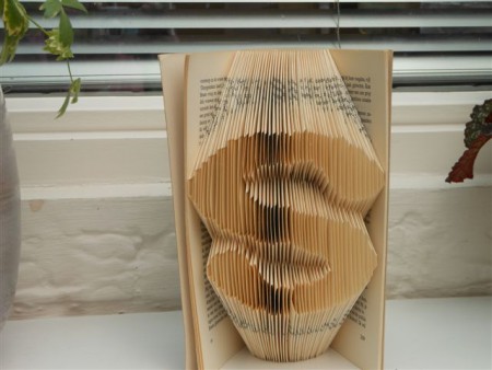 B 001 Te Koop 15 euro. Dit boek is gemaakt van 250 dikke bladzijden.