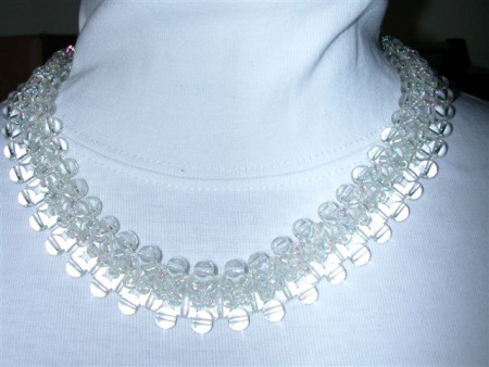 003 Te koop: 27,50 euro Gemaakt van glazen kralen