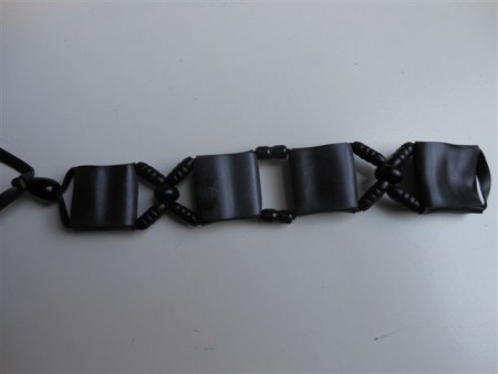 SA-005 Te koop 7,50 euro Unieke Stoere armband van rubber.