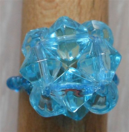 006 Ring van glazen kralen