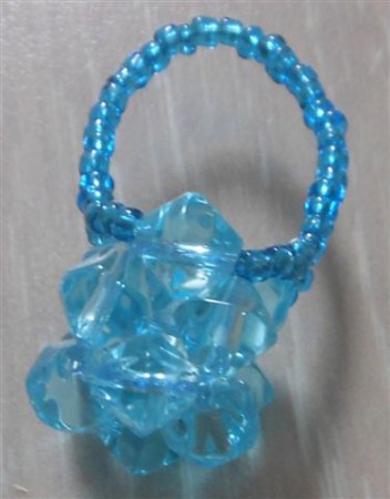 006 Ring van glazen kralen