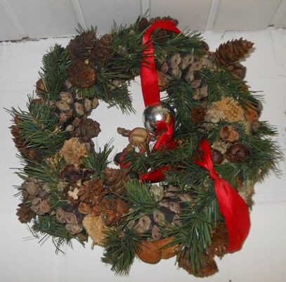 010 kerstkrans van kunst- en gedroogde materialen