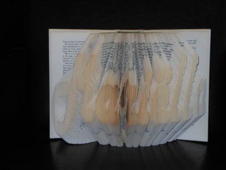 B 005 Boek met de naam Mariëlla is in opdracht gemaakt.