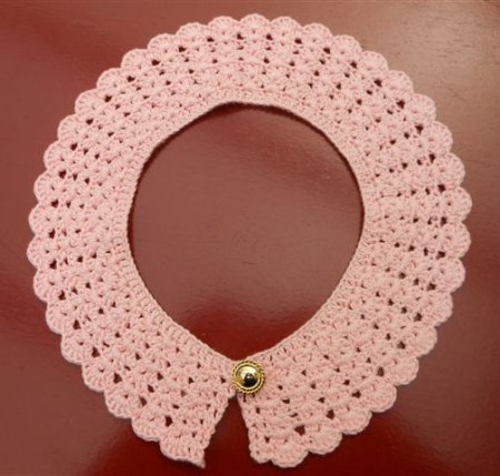 013 Te koop: 15 euro. Katoenen kraagje.