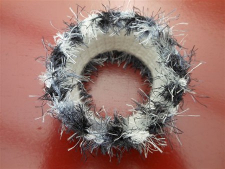 SA-011 Te koop 7,00 euro. Armband van wol.