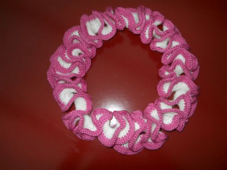 011 Te koop: 17,50 euro Smalle Krans is ook in andere kleuren te bestellen. Evt te gebruiken als geboortekrans, met een leuk kaartje erin of babyschoentjes in dezelfde kleur. Maar is ook te gebruiken als mobile.