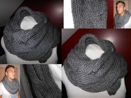 004 Snood-sjaal, totale lengte 1.56 meter en 30 cm breed. Deze is gemaakt in opdracht. 